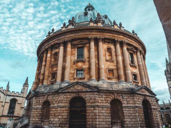 Oxford Medical School Review | 6med Guide